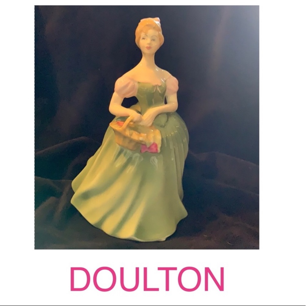 Royal Doulton "Clarissa"HN 2345 Porcelain Figurine collectors pristine